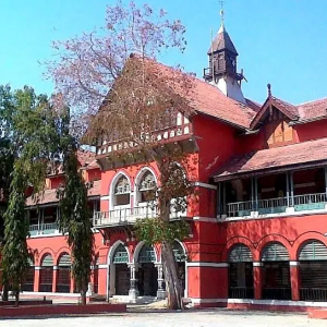 Gujarat College
